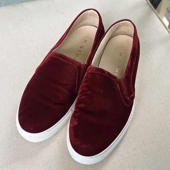 M. Gemi The Cerchio Velvet Sneaker in Red - Picture 1 of 9